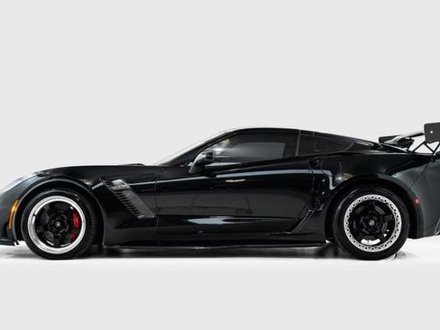 Used 2016 Chevrolet Corvette Z06 w/ 2LZ Preferred Equipment Group RWD image 9