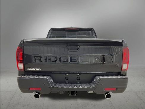 New 2025 Honda Ridgeline Black Edition image 4