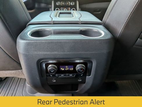 Used 2023 GMC Yukon XL Denali image 26