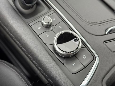 New 2025 Cadillac XT5 Luxury image 23