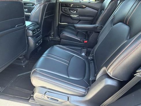 Used 2023 Honda Pilot TrailSport image 16