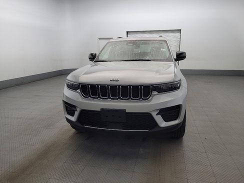 Used 2023 Jeep Grand Cherokee Laredo image 15