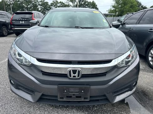 Used 2018 Honda Civic EX-T image 2