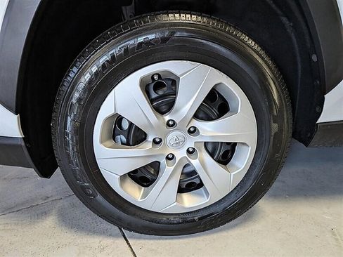 Used 2023 Toyota RAV4 LE AWD/4WD image 15