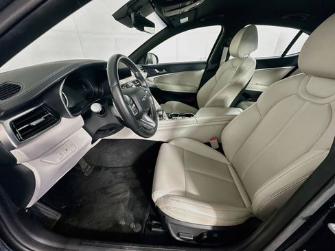 Used 2025 Genesis G70 2.5T AWD/4WD image 13