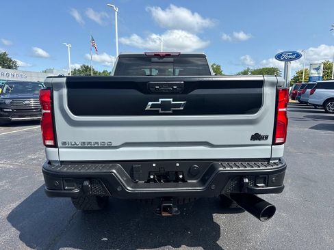 Used 2025 Chevrolet Silverado 2500 ZR2 w/ ZR2 Bison Edition AWD/4WD image 9
