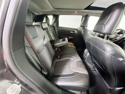 Used 2022 Jeep Cherokee Limited image 26