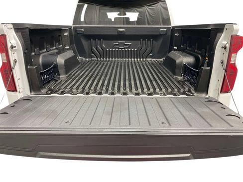 Used 2024 Chevrolet Silverado 1500 LT AWD/4WD image 8