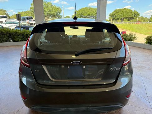Used 2017 Ford Fiesta SE image 5