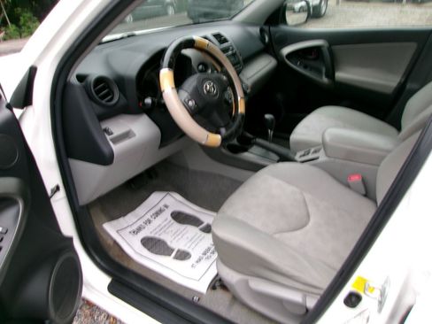 Used 2012 Toyota RAV4 4WD w/ Value Pkg image 12