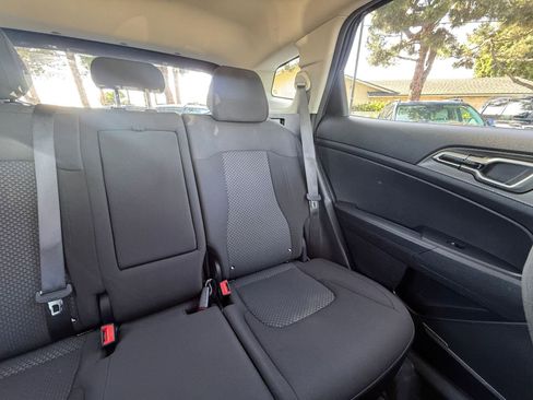 Used 2025 Kia Sportage LX image 33