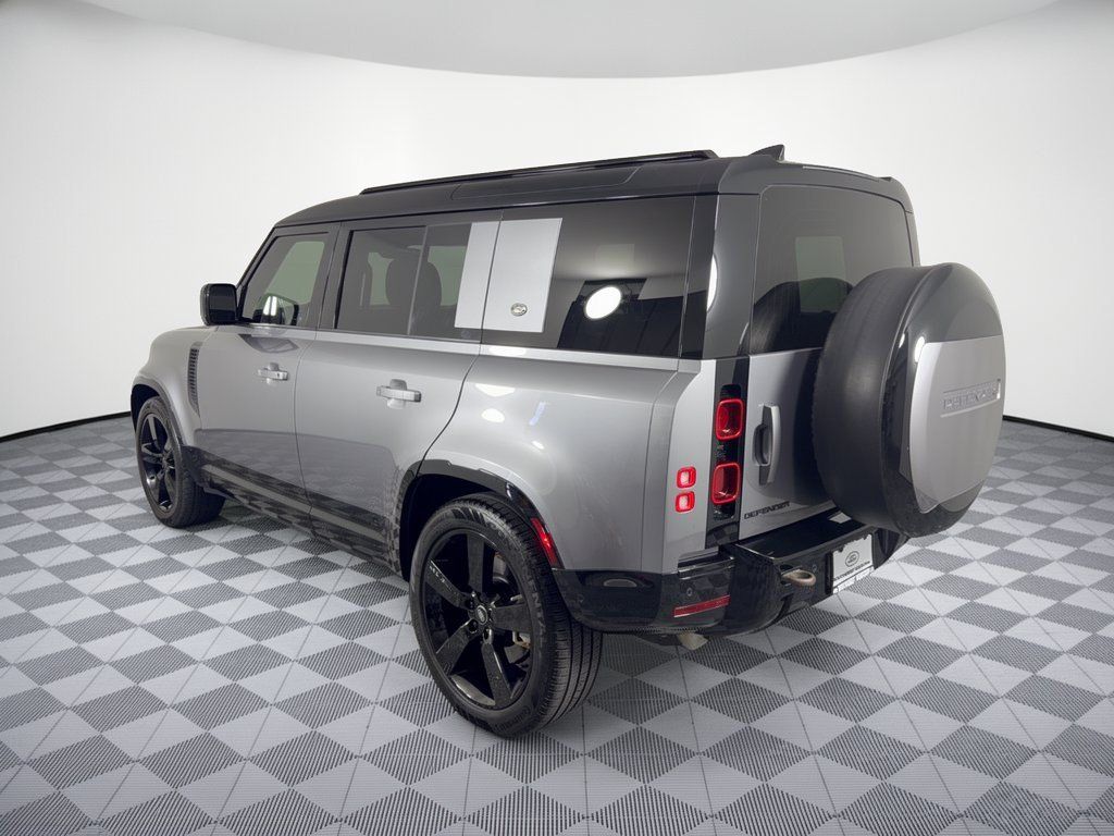 Used 2024 Land Rover Defender 110 X-Dynamic SE AWD/4WD image 3