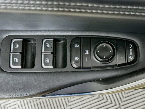 Used 2020 Kia Stinger GT1 RWD image 22