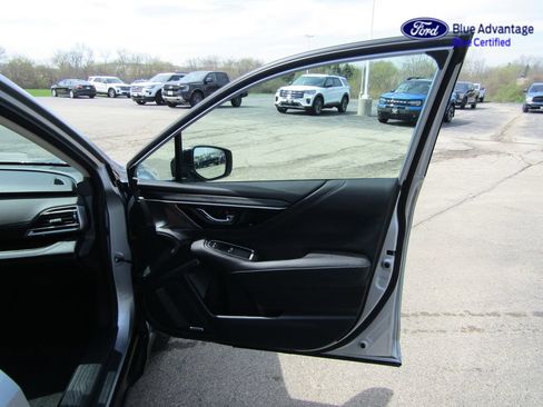 Used 2025 Subaru Outback Limited AWD/4WD image 38
