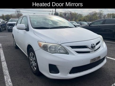 Used 2011 Toyota Corolla LE image 2
