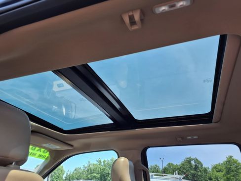 Used 2018 Ford F150 Lariat w/ Equipment Group 502A Luxury AWD/4WD image 8