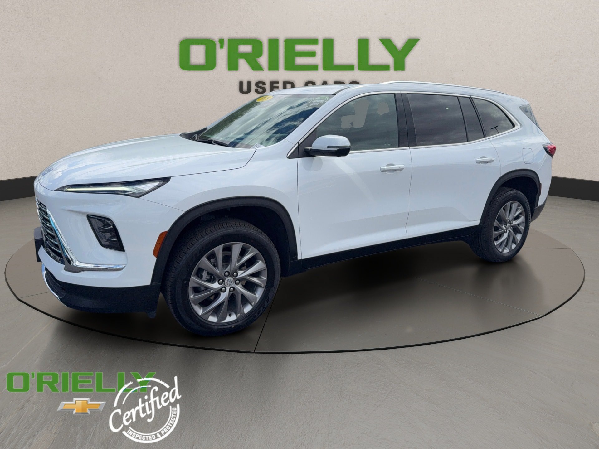 Used 2025 Buick Enclave Preferred AWD/4WD image 2