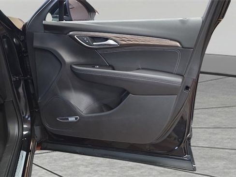 Used 2023 Buick Envision Avenir image 28