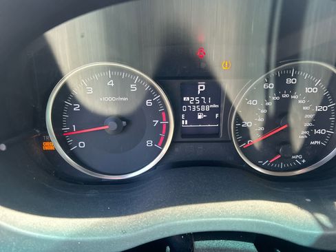 Used 2015 Subaru Crosstrek 2.0i Premium w/ Popular Package #1 AWD/4WD image 2
