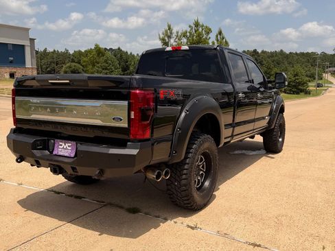 Used 2017 Ford F250 Platinum w/ FX4 Off-Road Package AWD/4WD image 5