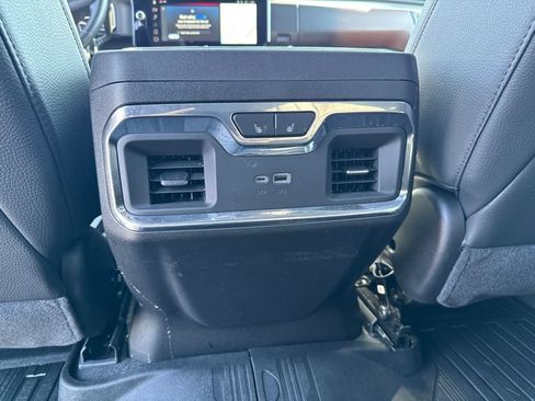 Used 2025 GMC Sierra 3500 Denali w/ Technology Package AWD/4WD image 18