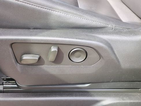 Used 2023 Chevrolet Tahoe LT image 12