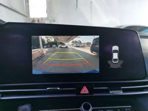 Used 2022 Hyundai Elantra Limited w/ Preferred Accessory Package image 22