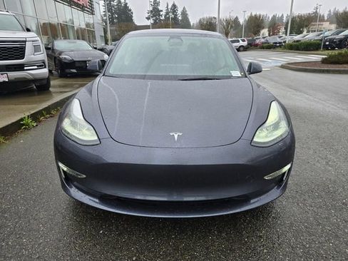 Used 2023 Tesla Model 3 Performance image 3
