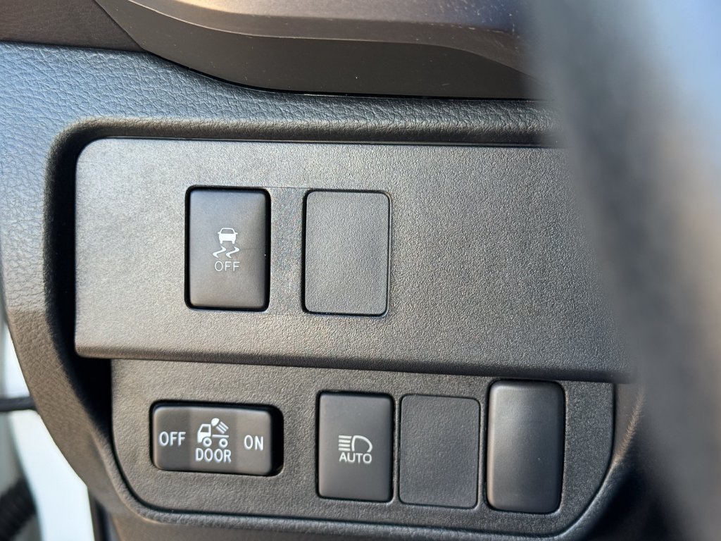 Used 2022 Toyota Tacoma SR5 w/ Technology Package RWD image 19