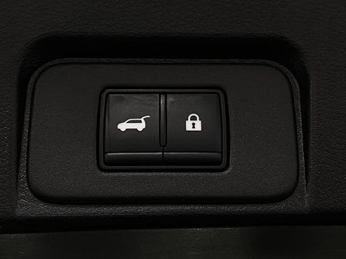 Certified 2025 Nissan Rogue SV image 6