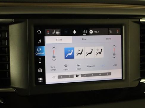 Used 2023 Chrysler Voyager LX FWD image 31