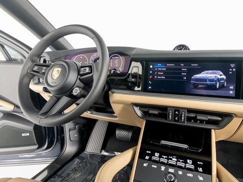 New 2026 Porsche Cayenne image 32