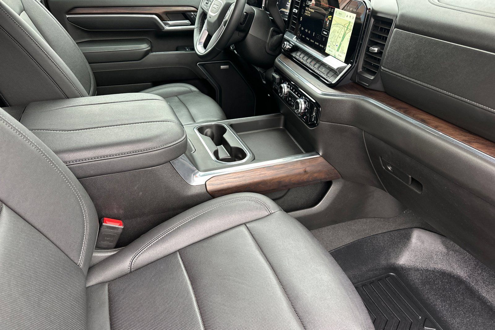 Used 2025 GMC Sierra 2500 SLT w/ SLT Premium Package AWD/4WD image 17