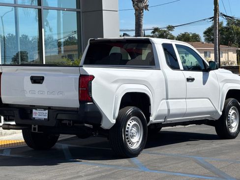 Certified 2025 Toyota Tacoma SR image 5