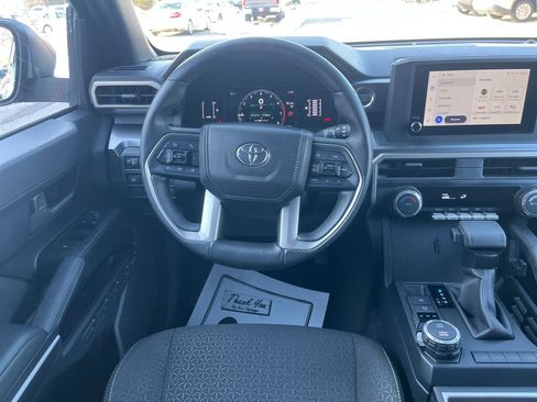 Used 2025 Toyota 4Runner SR5 image 15