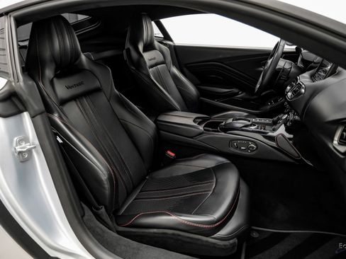 Used 2019 Aston Martin V8 Vantage Coupe RWD image 49