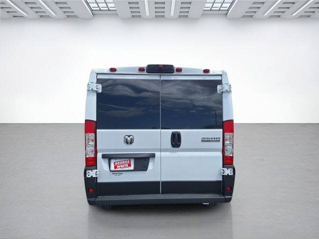 Used 2025 RAM ProMaster 2500 w/ U-Haul Equipment Group FWD image 32