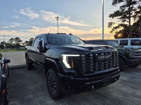 Used 2025 GMC Sierra 2500 Denali Ultimate w/ Max Trailering Package AWD/4WD image 2