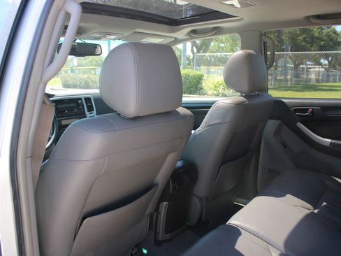 Used 2008 Toyota 4Runner Limited AWD/4WD image 18