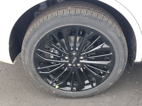 New 2026 Lincoln Corsair Premiere image 5