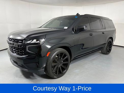 Used 2024 Chevrolet Suburban High Country AWD/4WD image 5