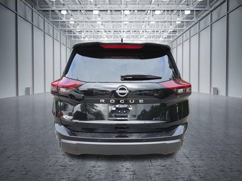 Certified 2025 Nissan Rogue SV FWD image 7