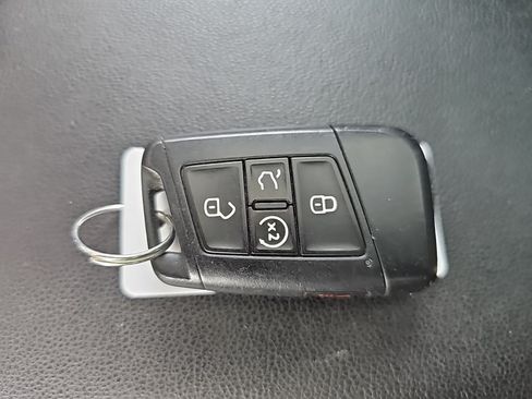 Used 2019 Volkswagen Tiguan SEL w/ 3rd Row Seat Package AWD/4WD image 28