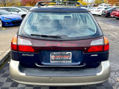 Used 2004 Subaru Outback Wagon image 9
