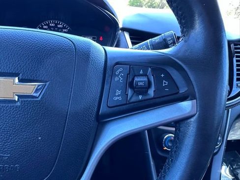 Used 2021 Chevrolet Trax LT w/ Sport Edition image 19