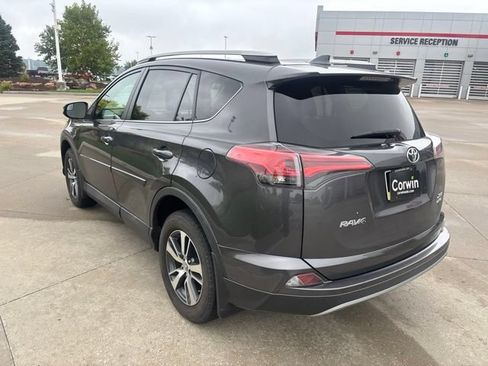 Used 2017 Toyota RAV4 XLE AWD/4WD image 6