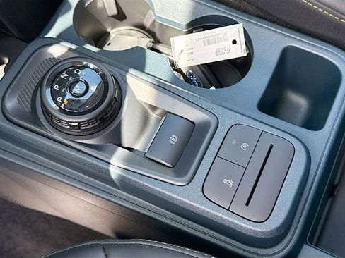 Used 2025 Ford Maverick Lobo AWD/4WD image 25