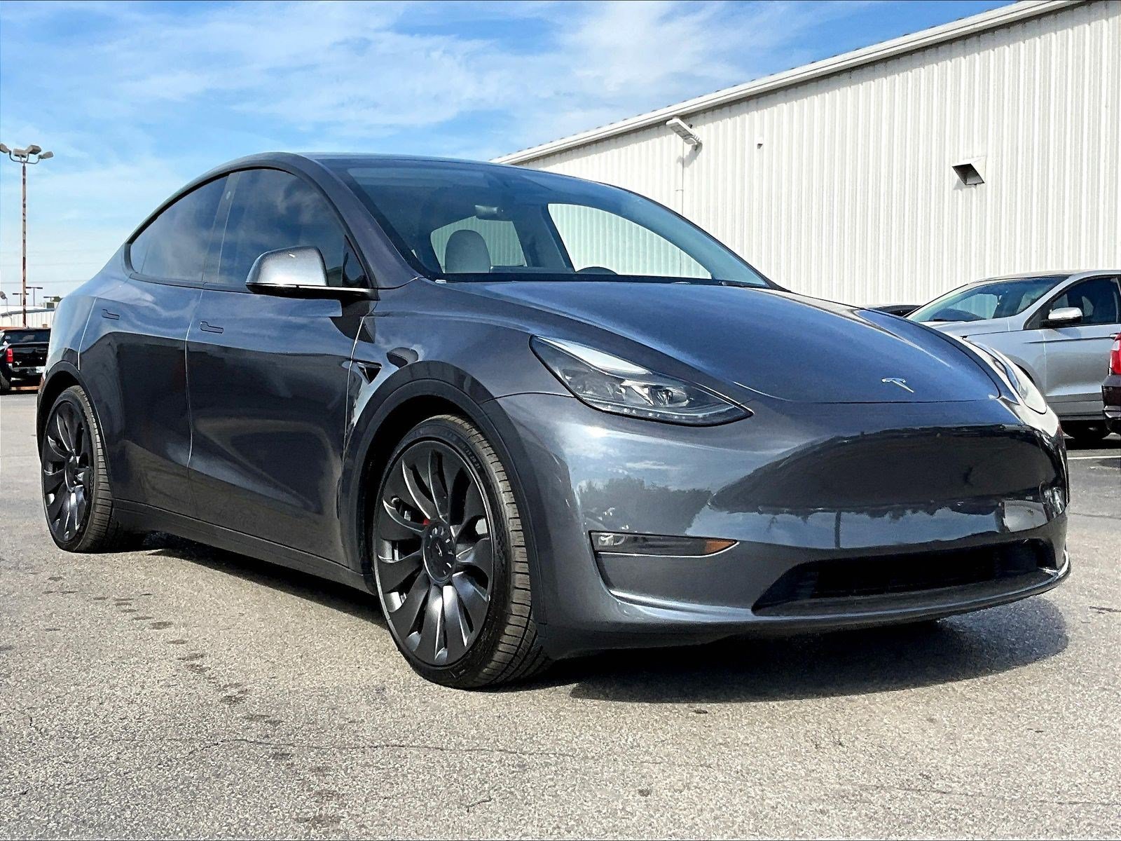Used 2023 Tesla Model Y Performance AWD/4WD image 3