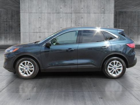 Used 2022 Ford Escape SE w/ Convenience Package FWD image 2