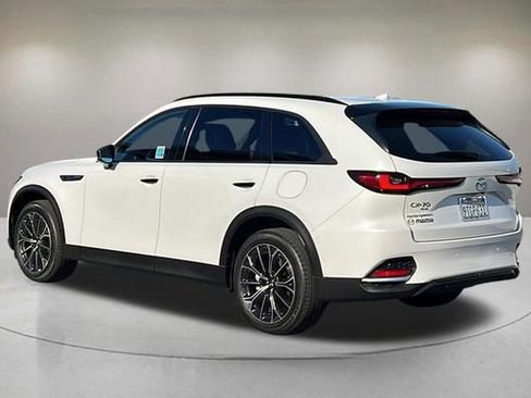 Used 2025 MAZDA CX-70 Plug-In Hybrid w/ Premium Pkg image 4